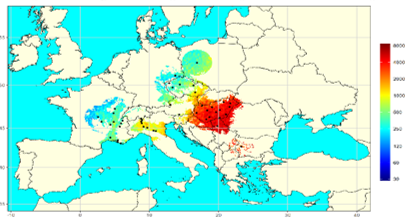 Carte initiale de concentration annuelle moyenne de pollen d'ambroisie sur 16 ans pour l'Europe, avec les positions géographiques des 67 stations aérobiologiques. Cette carte comporte des lacunes spatiales et temporelles.
